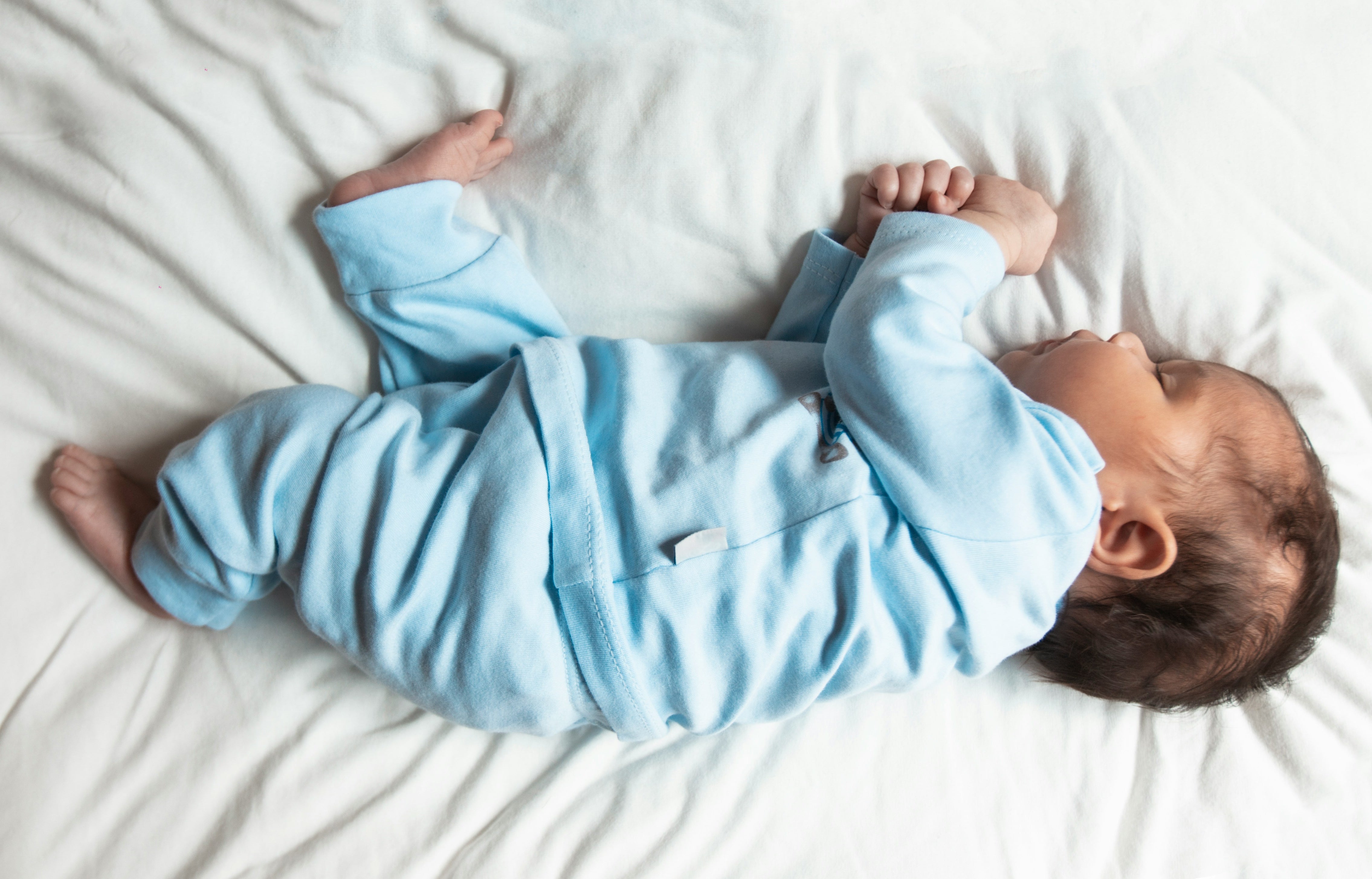 Artikel om vilka kläder som behövs till bebis första år i livet.