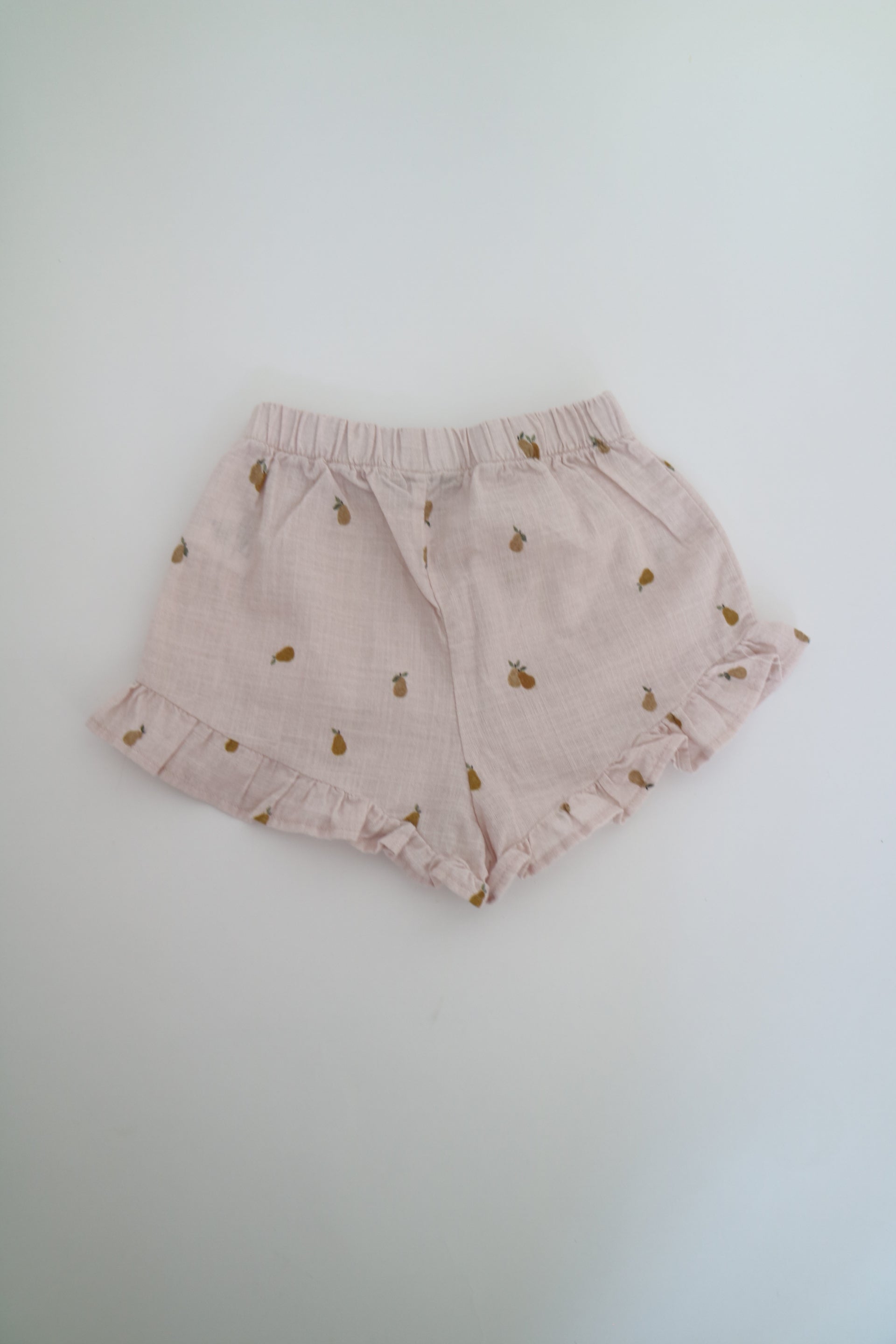 Ljusrosa baby shorts med päron från The New Society. 3